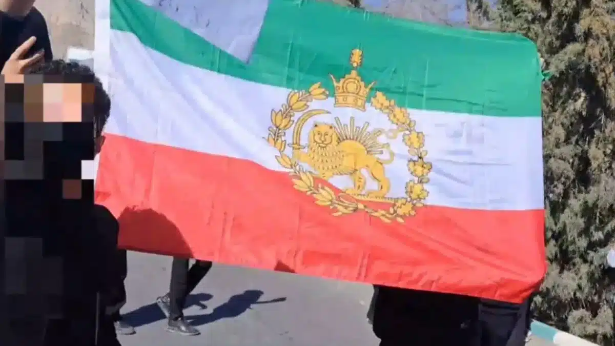 Les manifestations étudiantes défient le régime iranien au milieu de l'ultimatum de Trump et de la dernière chance de négociation