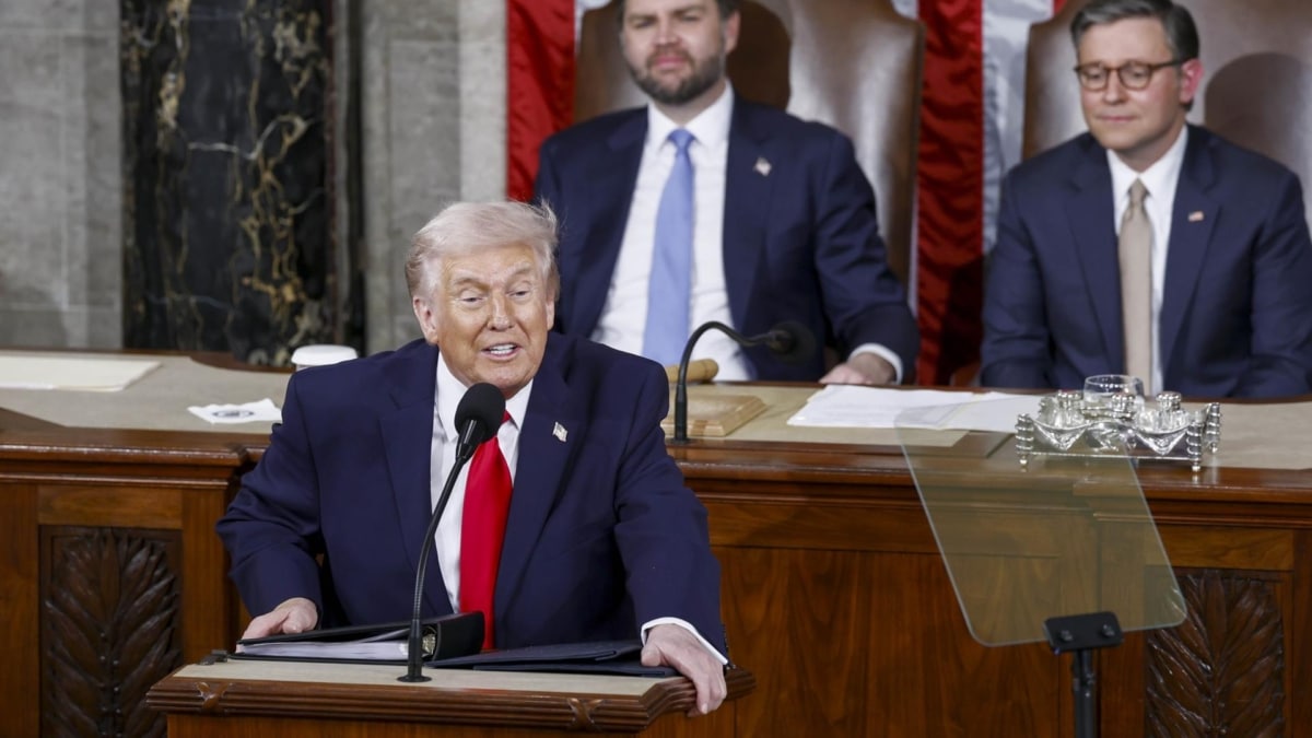 Trump attaque les démocrates dans son plus long discours