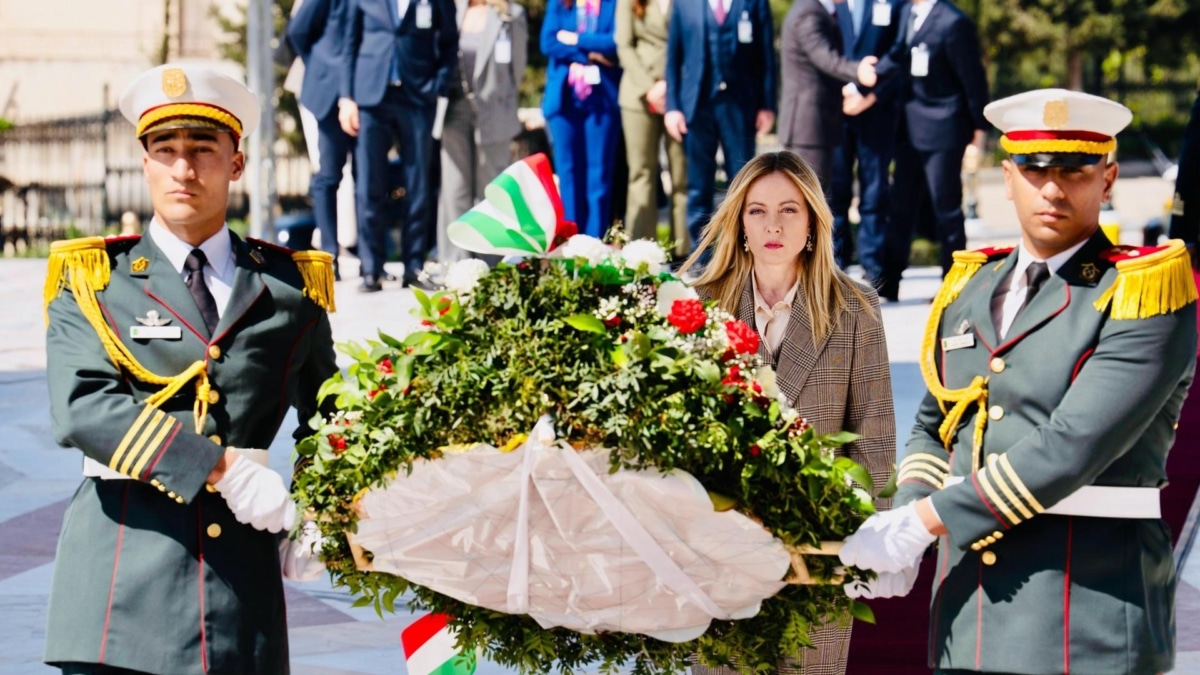 España e Italia cortejan a Argelia