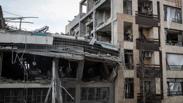 L'Iran menace d'attaquer des entreprises technologiques américaines telles que Microsoft, Apple et Google au Moyen-Orient à partir de mercredi.