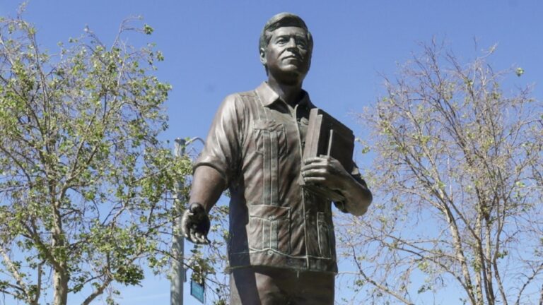 La disgrâce de César Chávez, le héros de la communauté latino accusé de viol qui a inspiré Obama