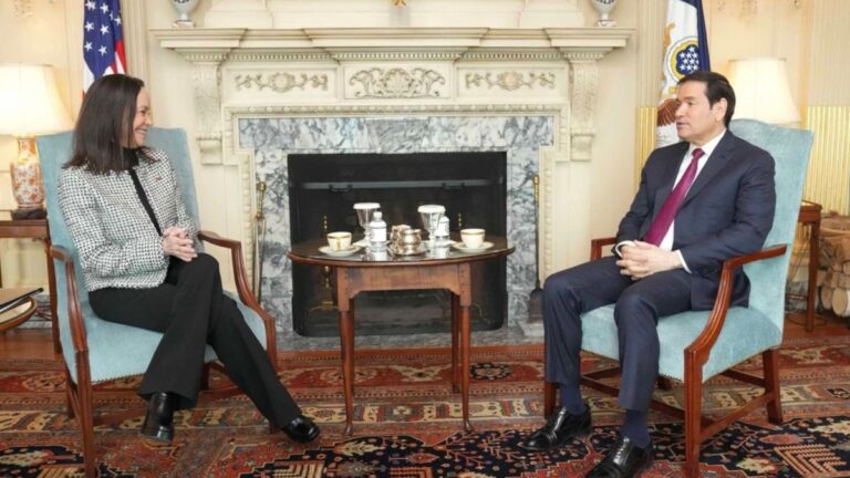 Le retour de María Corina Machado au Venezuela met Delcy Rodríguez à l’épreuve