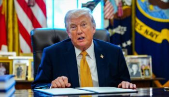 Les États-Unis annoncent leur intention de lever les sanctions sur le pétrole iranien pour stopper la hausse du pétrole brut