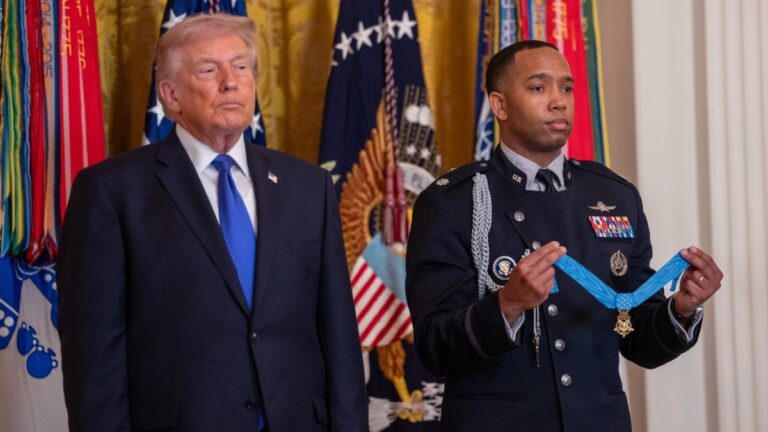 Les États-Unis portent à six le nombre de soldats tués dans le conflit avec l'Iran après avoir retrouvé deux corps