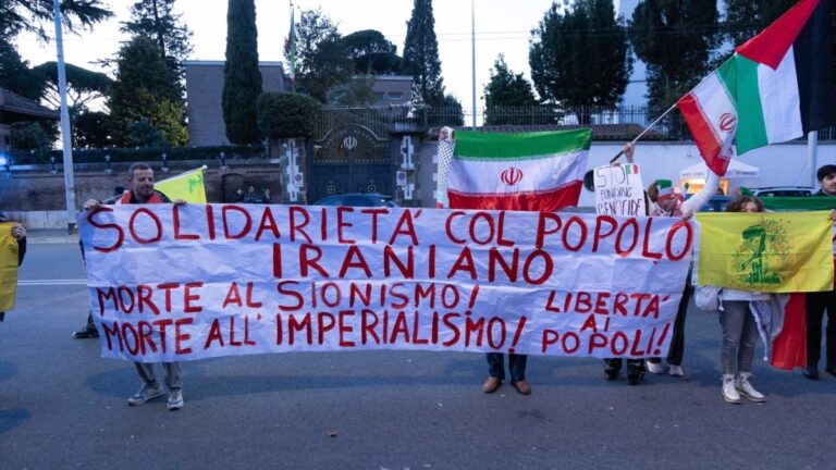 Poutine présente ses condoléances à l'Iran et le pape demande de « stopper la spirale de la violence »