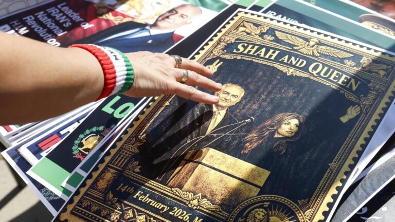 Reza Pahlavi demande aux responsables iraniens de « se rendre » et de « lui déclarer leur loyauté »