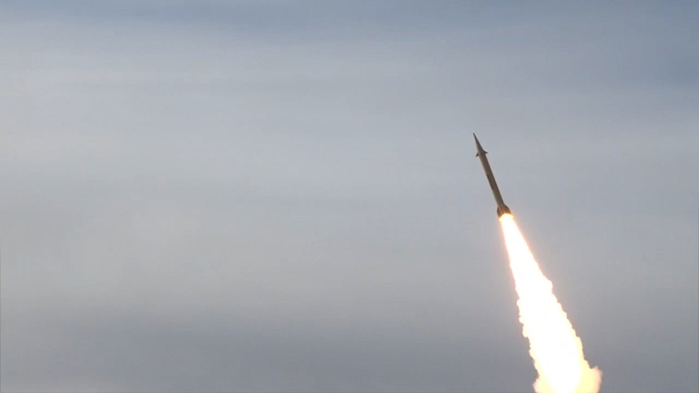 Le missile balistique iranien Sejjil-2, utilisé pour la première fois dans des attaques contre des cibles stratégiques israéliennes.