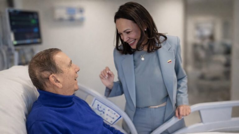 Edmundo González ne pourra pas accompagner María Corina