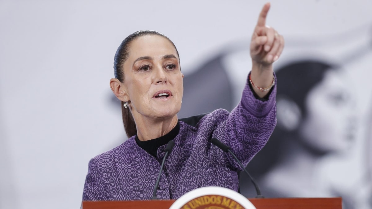 La presidenta de México, Claudia Sheinbaum, durante su conferencia de prensa matutina en el Palacio Nacional de la Ciudad de México.