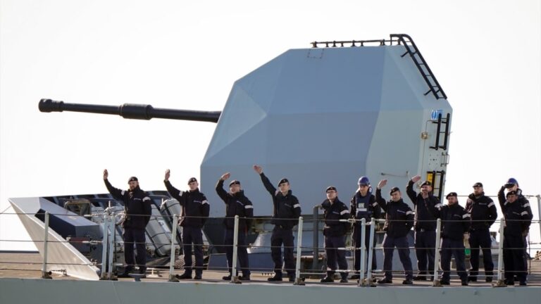 La petite agence de la Royal Navy sauve les navires dans le détroit d'Ormuz depuis Portsmouth