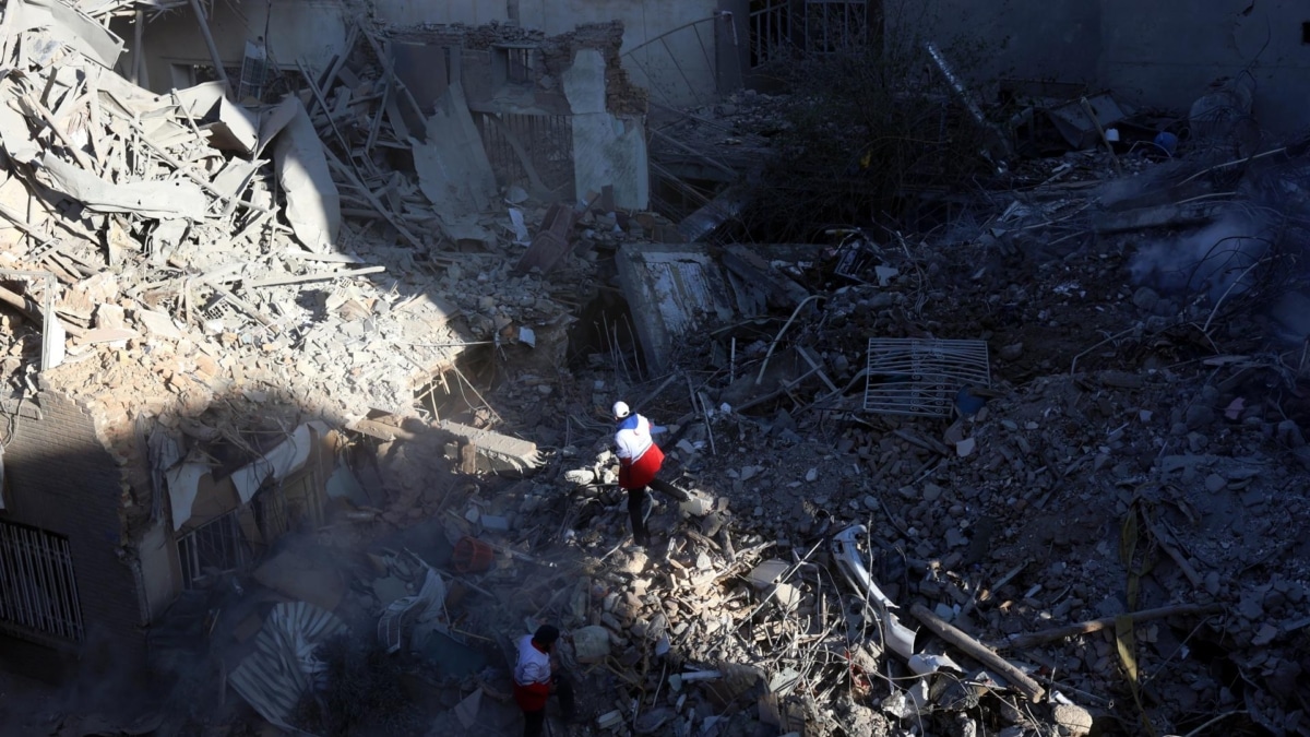 Le monde attend la menace de Trump de détruire l’Iran