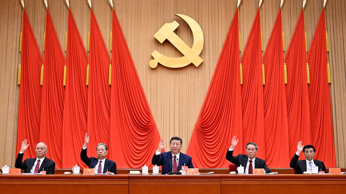 Xi Jinping, en el centro, en una reunión del Comité Central del Partido Comunista de China en Pekín, en octubre de 2025.
