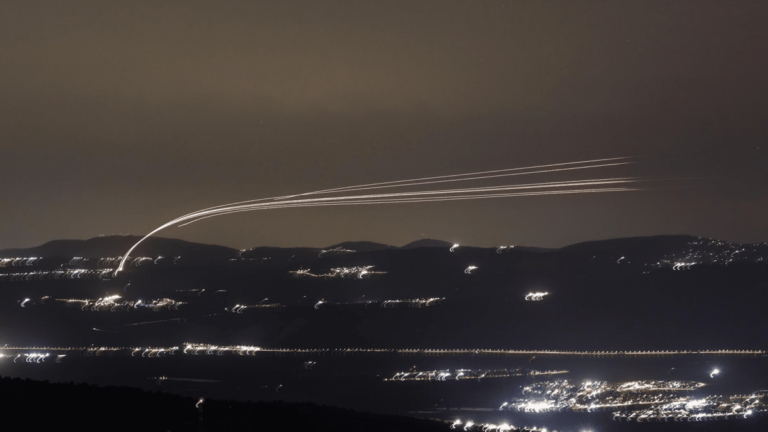 Trump annonce une réunion des « dirigeants » d’Israël et du Liban alors que la guerre contre le Hezbollah s’intensifie