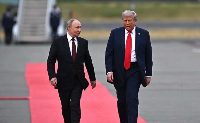 Trump et Poutine ont une « excellente conversation » au téléphone pour tenter de progresser sur l'Iran et l'Ukraine