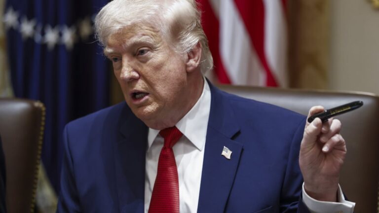 Trump menace l'Iran de déclencher « l'enfer » s'il n'ouvre pas « ce putain de détroit »