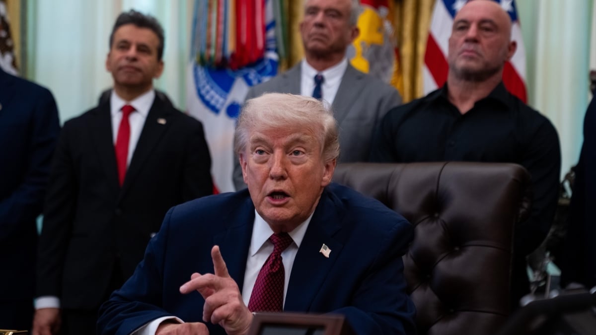 Trump ordena a la marina atacar cualquier embarcación sospechosa de minar el estrecho de Ormuz