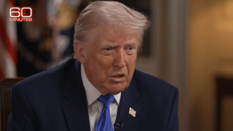 Trump répond sardoniquement aux théories du complot sur son attaque