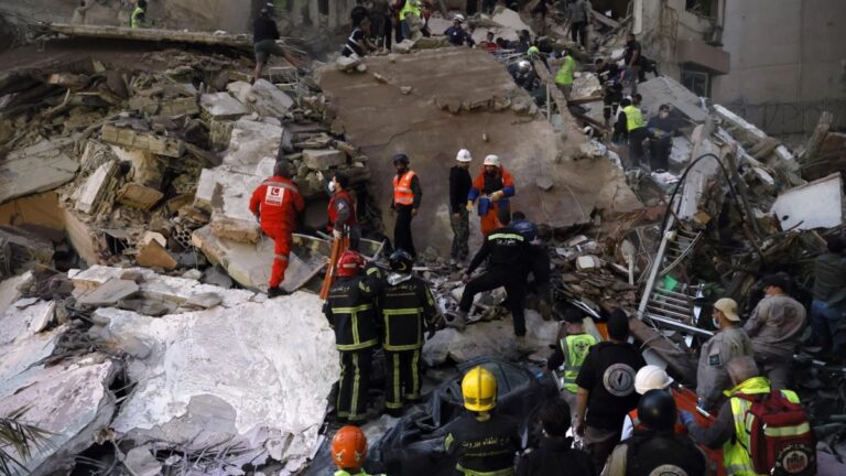 au moins 254 morts et 1 165 blessés