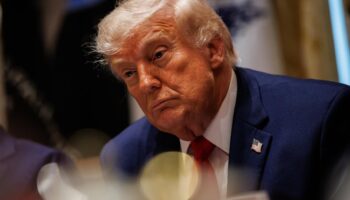 Les États-Unis et l'Iran conviennent de rouvrir Ormuz et de prolonger le cessez-le-feu, en attendant l'approbation de Trump.
