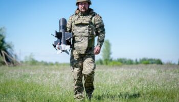 chaque unité de drones doit tuer dix Russes par mois