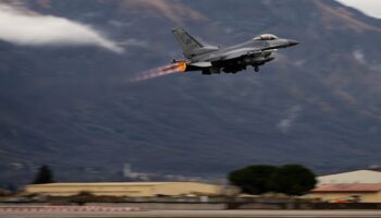 Les États-Unis envisagent de retirer d’Europe un tiers de leurs avions de combat