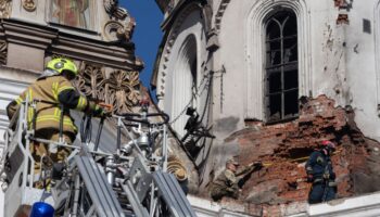 La cathédrale de la Dormition, cœur spirituel de l'Ukraine bombardée par Poutine : « C'est un crime contre l'humanité et contre l'histoire »