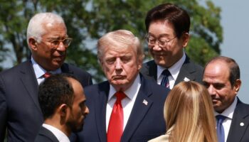 Un G7 avec la « gueule de bois » et sans Melania : les meilleures images de Trump et des dirigeants mondiaux au sommet d'Évian