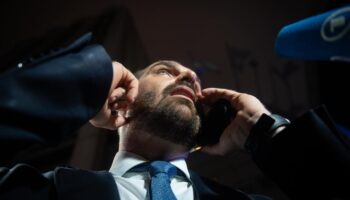 La Cour suprême condamne Eduardo Bolsonaro pour contrainte à la justice