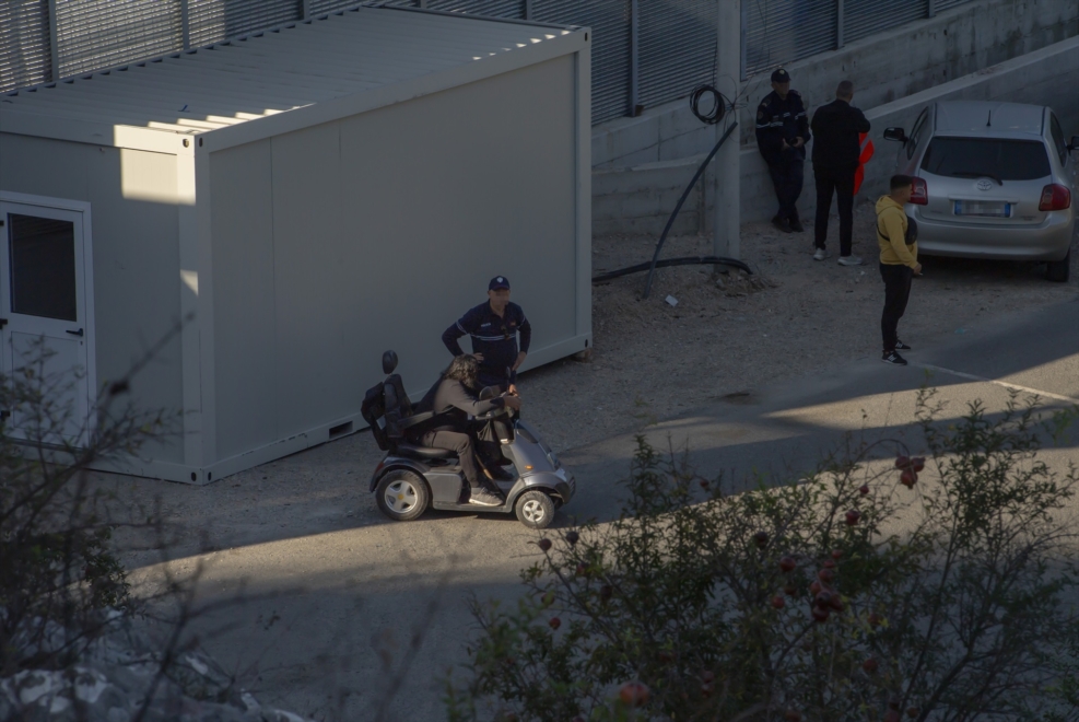 Immigrés dans le centre de Gjader (Albanie) dans une image d'archive