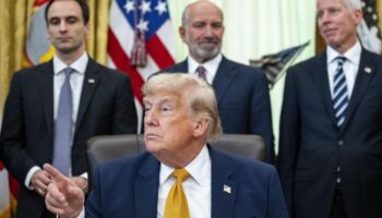 Le Sénat américain approuve pour la première fois une résolution demandant à Trump de mettre fin à la guerre contre l'Iran