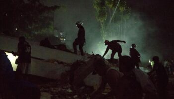 Deux puissants tremblements de terre de magnitude 7,2 et 7,5 secouent le Venezuela et frappent durement Caracas