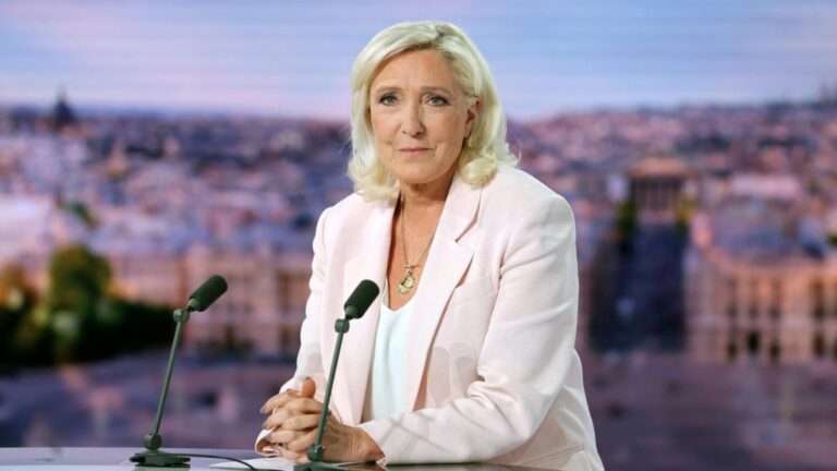 Marine Le Pen maintient sa candidature à l'Elysée en 2027 et fera appel de la condamnation