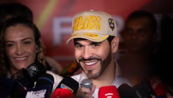 La transition en Colombie, menacée par les tensions entre Petro et De la Espriella