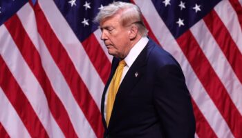 Trump annonce de nouvelles négociations avec l'Iran, mais met fin au cessez-le-feu