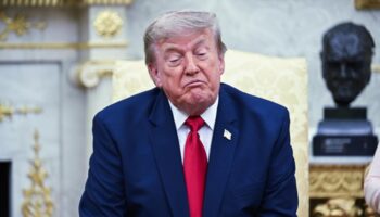 Trump rectifie et supprime la taxe de 20 % sur les navires transitant par Ormuz