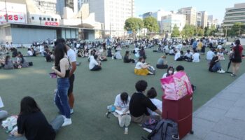 Le tremblement de terre au Japon fait un mort, 80 blessés et une trentaine de prisonniers lors de l'effondrement d'un centre commercial