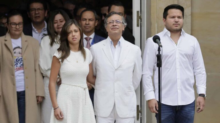 Petro obtient l'autorisation du Sénat pour quitter la Colombie en pleine crise sismique