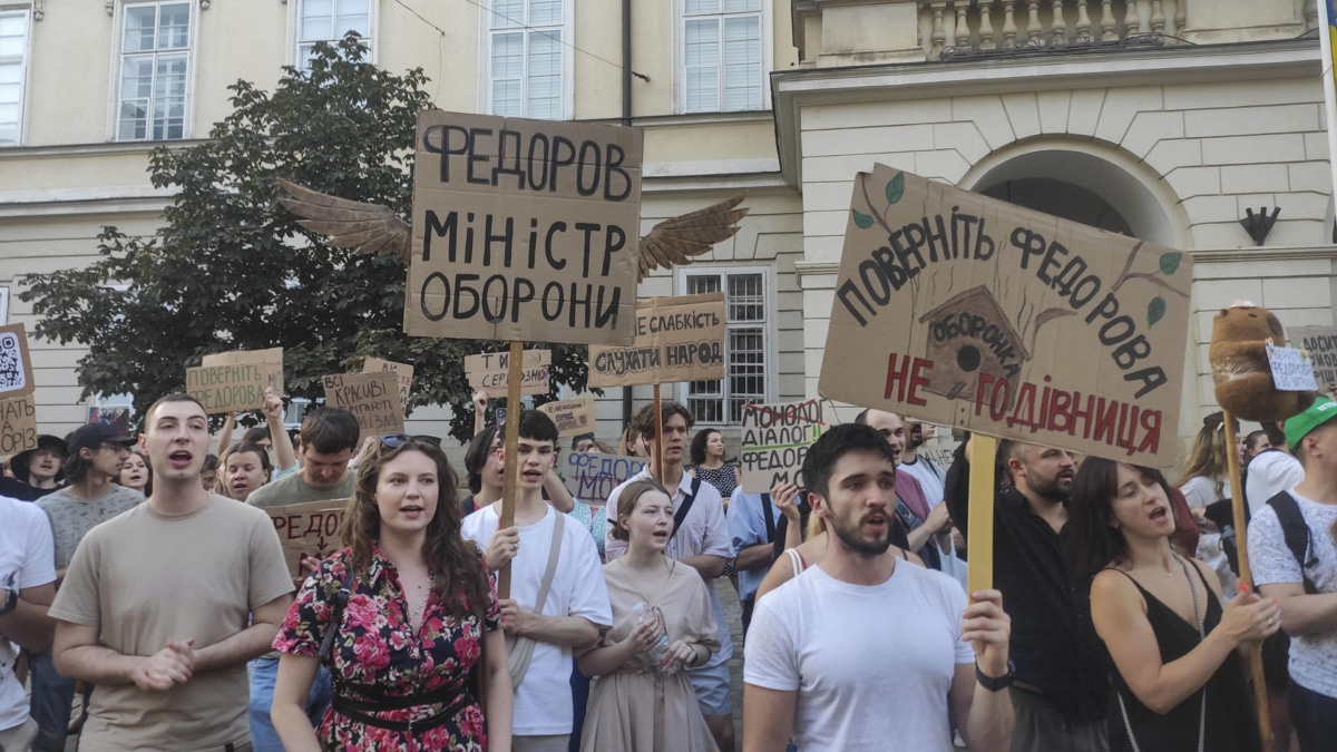 Ukraine : un ancien ministre de la Défense appelle à des élections