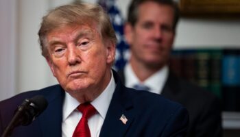 Les États-Unis lancent l’opération « Paria économique » pour étouffer l’Iran et menacent ceux qui font des affaires avec le régime