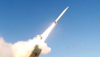 Il s'agit d'un missile de frappe de précision, une arme que les États-Unis ont testée en Iran.
