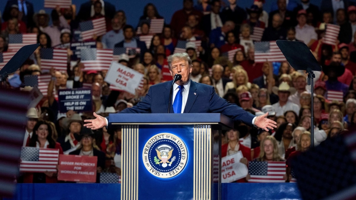 Donald Trump se dirige a sus seguidores en la convención de Dallas.