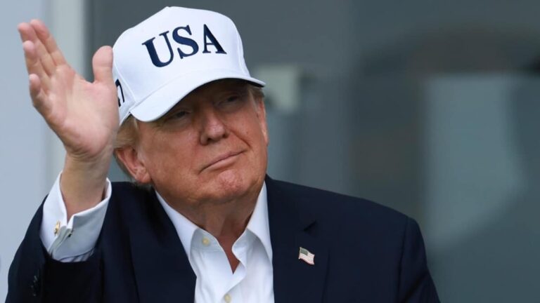 La Cour suprême des États-Unis arrête la tentative de Trump de restreindre le vote par correspondance