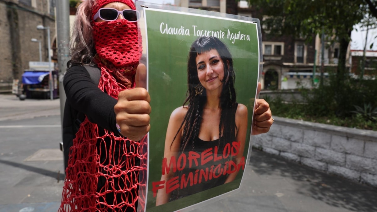 Protesta en México por el asesinato de la joven española Claudia Tacoronte