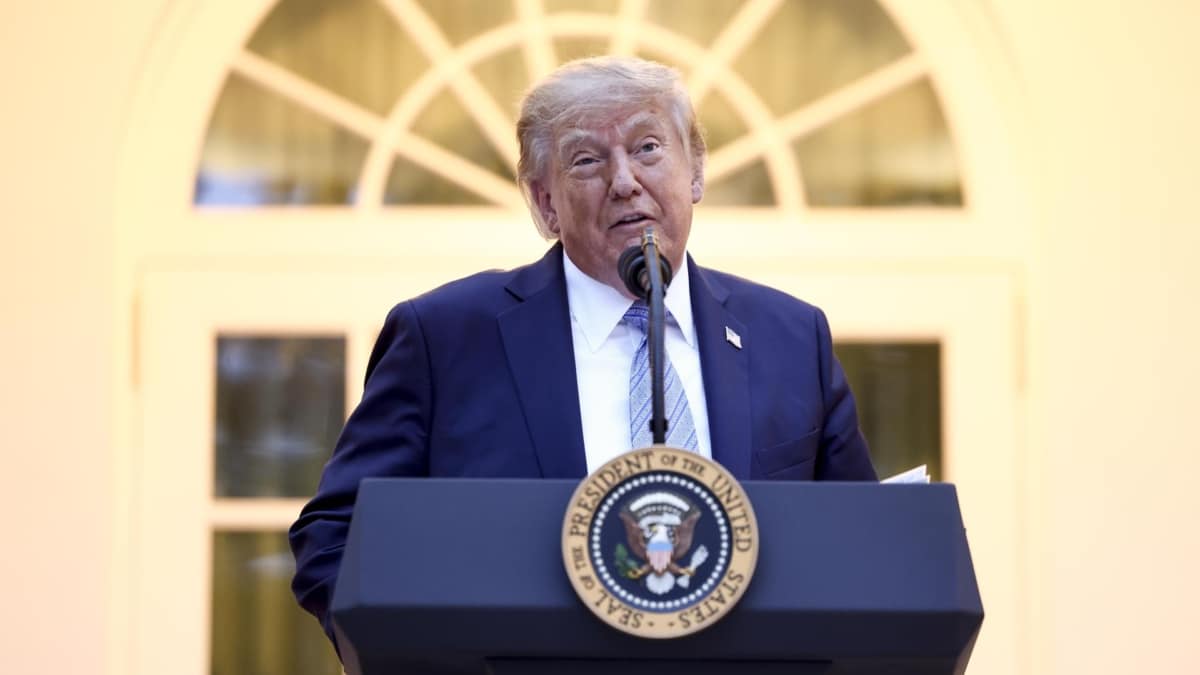Trump veta de la Casa Blanca a CNN, MSNOW y Politico, a los que acusa de difundir