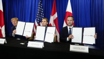 Les États-Unis, le Danemark et le Groenland signent un accord de sécurité après les menaces de Trump d'envahir l'île