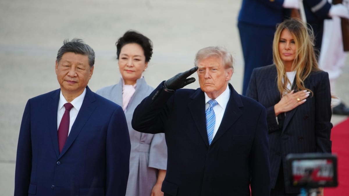 Donald Trump junto a Xi Jinping tras recibirlo en Washington