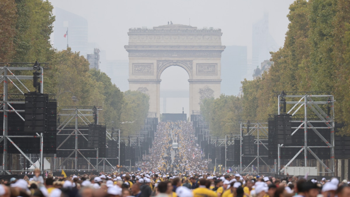 700.000 fieles aclaman a León XIV en París: