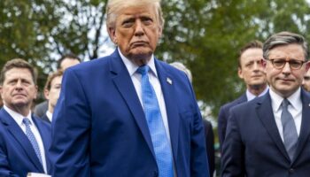 La Cour suprême américaine autorise Trump à réactiver les expulsions de migrants vers des pays tiers