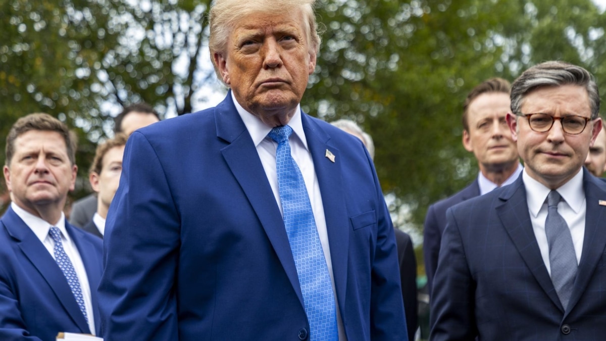 El Supremo de EEUU autoriza a Trump a reactivar las deportaciones de migrantes a terceros países