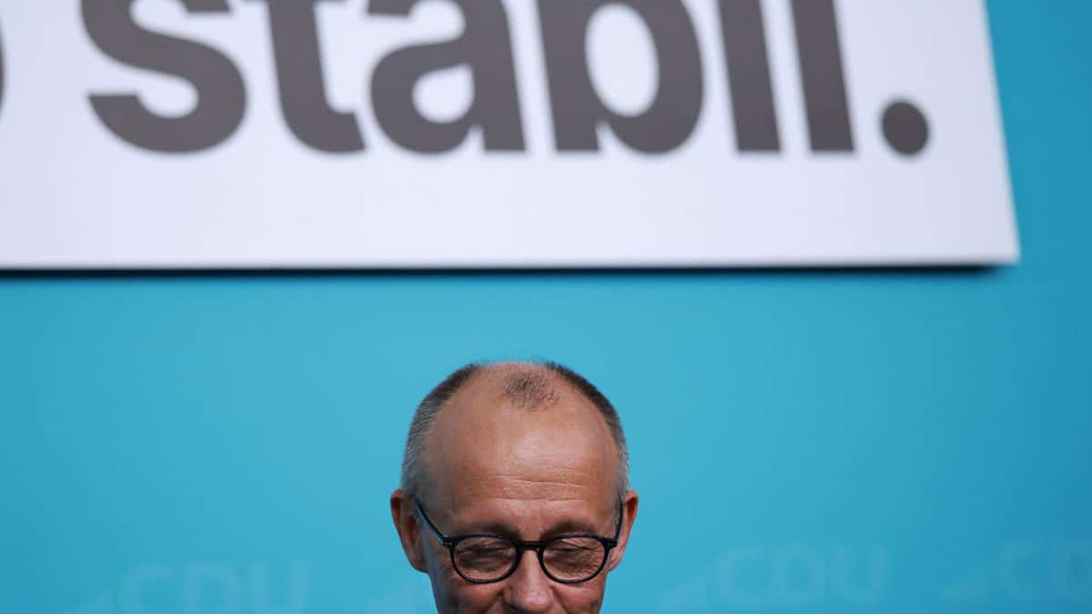 El canciller federal y líder de la CDU, Friedrich Merz, bajo el lema